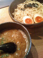 「つけそば（コシ太麺あつもり、濃厚魚介醤油）750円+味玉（スタン」@麺屋 嘉藤の写真
