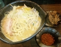 「ラーメン大750円+ほぐし増し150円+辛みハーフ50円+半ライ」@麺や 蒼 AOIの写真
