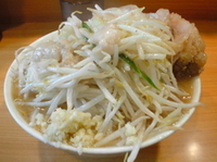 「小ブタ（ニンニク少な目・アブラ）」@ラーメン二郎 八王子野猿街道店2の写真