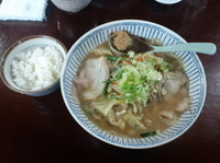 「野菜醤油ラーメン サービスライス付き アイス付き」@福輪家の写真