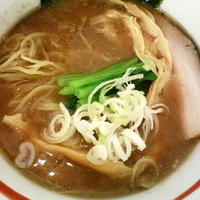 「豚骨醤油らーめん（麺硬め）¥630」@麺処 はつがいの写真