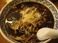 「黒酢ラーメン780円（200円引き祭りで580円）」@中国ラーメン 揚州商人 新松戸店の写真