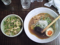 「バリだし醤油ラーメン（脂少なめ）650円+ねぎチャ丼260円」@麺場 風麟の写真