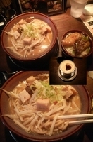 「【限定】骨太光麺「菊次郎」+炙り豚トロ丼、（1品サービス）魔法の」@光麺 池袋西口店の写真