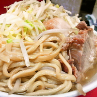 「小ラーメン ￥700 （ヤサイ、ニンニクw）」@ラーメン二郎 小岩店の写真