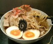 「らーめん（小）650円+鶏チャーシュー200円+味付け玉子100」@らーめん 七琉門の写真