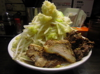 「塩ラブメン（小）（野菜増し、ニンニク）（750円）」@ラブメン 楽々の写真