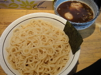 「Wスープつけ麺 麺1玉追加」@つけめん らーめん 美豚 六角橋店の写真