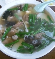 「ホルモンメン700円+半らいす100円=800円」@中華 ヤマトの写真