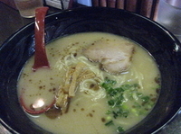 「豚骨らーめん 680円」@究極豚骨 豚野郎の写真