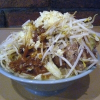 「カレーチーズR（ニンニク） 1100円+豚増し 200円」@The Outsidersの写真