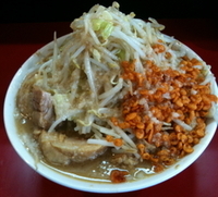 「豚Wラーメン（アブラ、辛揚げ）980円」@千里眼の写真