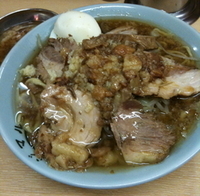 「豚メン（麺半分、アブラ、ニンニク）1000円+玉子70円」@ラーメン富士丸 北浦和店の写真