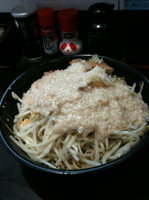 「身体に悪い油そば（中）750円」@立教通りのにぼきゅうの写真