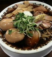 「肉そば半熟味玉入り780円+味玉100円」@New Old Style 肉そばけいすけの写真