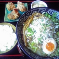 「とりだし塩らーめん750円+からあげセット200円（半ライス+か」@たけうちの写真