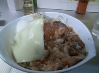 「汁無し油あえそば+スライスチーズ+とろ玉」@ラーメン北郎の写真