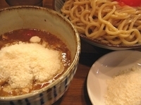 「イタリアントマトとチーズのつけ麺（大盛り）+粉チーズ」@麺屋 蕃茄の写真