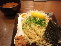 「こいこくカレーつけ麺（880円）+大盛（100円）+ライス中（1」@麺屋 ここいち 新宿小滝橋通り店の写真