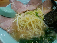 「ネギチャーシューメン（850円）」@ラーメン かいざんの写真