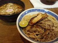 「【9月限定】秋刀魚節のあっさり仕立てスープ松茸入りつけそば（85」@本家大黒屋本舗 平井店の写真