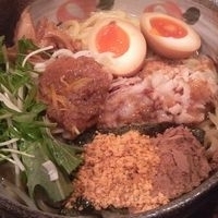 「油そば（250g）（スープ・味付玉子付） + 生玉子 ￥800」@油そば 椿の写真