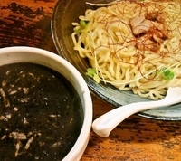 「4月限定 真っ黒スープのつけめん”黒つけ”（800円）」@鶏の穴の写真