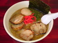 「円家ラーメン+あぶりチャーシュー+替え玉」@麺屋 円家の写真