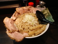 「特製煮干しそば+大盛×2+チャーシュー」@立教通りのにぼきゅうの写真