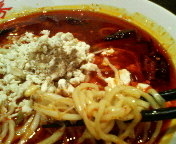 「紅（くれない）坦々麺 880円」@紅虎餃子房 イオンモール水戸内原店の写真