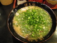 「青ネギラーメン（700）+替え玉 麺硬め」@博多奴の写真