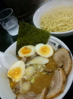 「豚骨魚介チャーシューつけ麺（中盛り）+玉子」@つけめん 鷹の写真