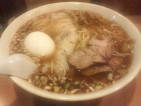 「大ワンタンメン+玉子」@名物屋の写真