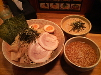 「特製正油全部盛りつけ麺+とろろ飯」@麺や つねじの写真