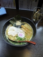 「新作B（豚骨煮干）」@マルホン拉麺の写真