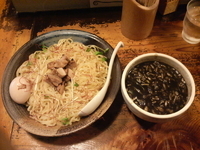 「黒つけ[2010年4月限定]・味玉サービス」@鶏の穴の写真