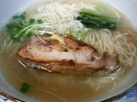 「上州地鶏塩らーめん+替玉（￥650+￥100）」@カフェバールナ 麺の部の写真