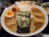 「チャーシューらーめん・味玉【1130円】」@三ツ矢堂製麺 大森店の写真