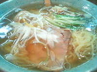 「塩ラーメン/中盛り+味玉（￥700+￥100/クーポン）」@めん屋 まんまるの写真