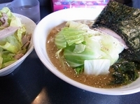 「キャベチャーラーメン中盛」@横浜家系らーめん 福の家 福生店の写真