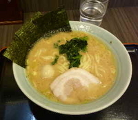 「醤油並ラーメン（680円）」@横浜家系ラーメン 港家 市ヶ谷店の写真