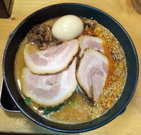 「辛味噌坦々麺+こくまろスープ+半熟味玉+チャーシュー+大ごはん」@味噌蔵らーめん まるしゅうの写真