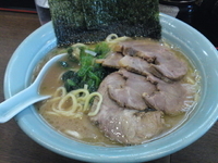 「ラーメン中盛+チャーシュー+ノリ」@寿々㐂家の写真