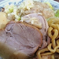「豚麺【中華そば+限定】麺半分+味玉（クーポン） ニンニク 750」@飯田橋大勝軒の写真