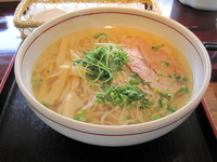 「平打ち全粒粉麺+半チャーハン・餃子3ヶセット（￥650+￥490」@麺's たぐちの写真