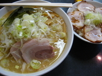 「煮豚ラーメン880円味噌変更70円」@ハッスルラーメンホンマ 亀戸本店の写真