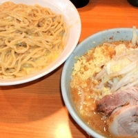 「たまごかけつけ麺（900円）+ニンニク・ショウガ」@ラーメン二郎 八王子野猿街道店2の写真