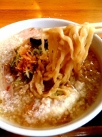 「ラーメン+背油（トッピング）」@鷹乃巣の写真