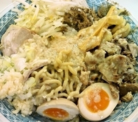 「（1日限定20食）油そば（ニンニク・アブラ）+こまぎれ豚+魚粉（」@ラーメン大 我孫子店の写真