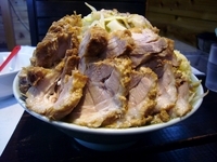「大豚W【硬め・野菜増し増し・ニンニク増し・アブラ増し・カラメ通常」@ラーメンかじろうの写真